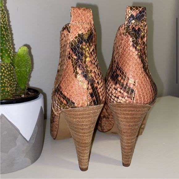 Vince Camuto Snake Skin Animal Print
Boot Open-Toe Heels — Size 7.5 - Picture 2 of 4